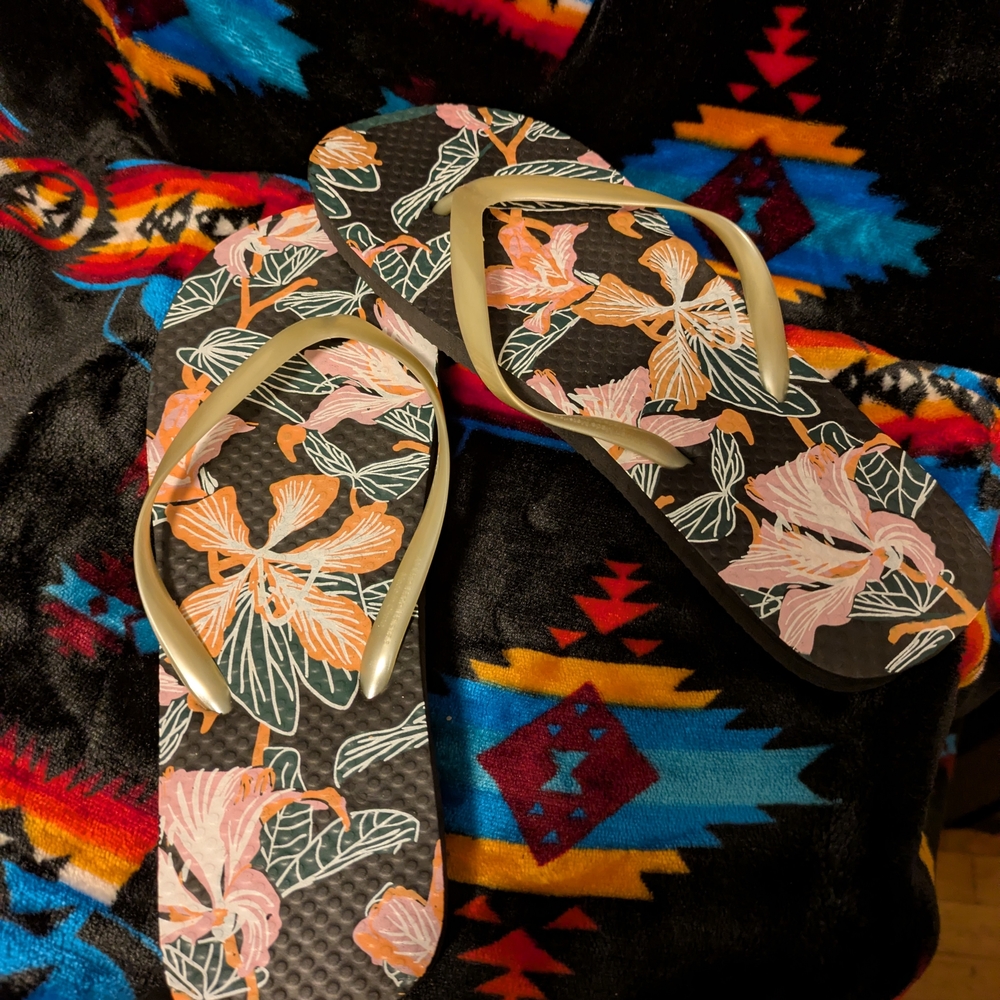 Elegant Floral Sandals with Beige Straps